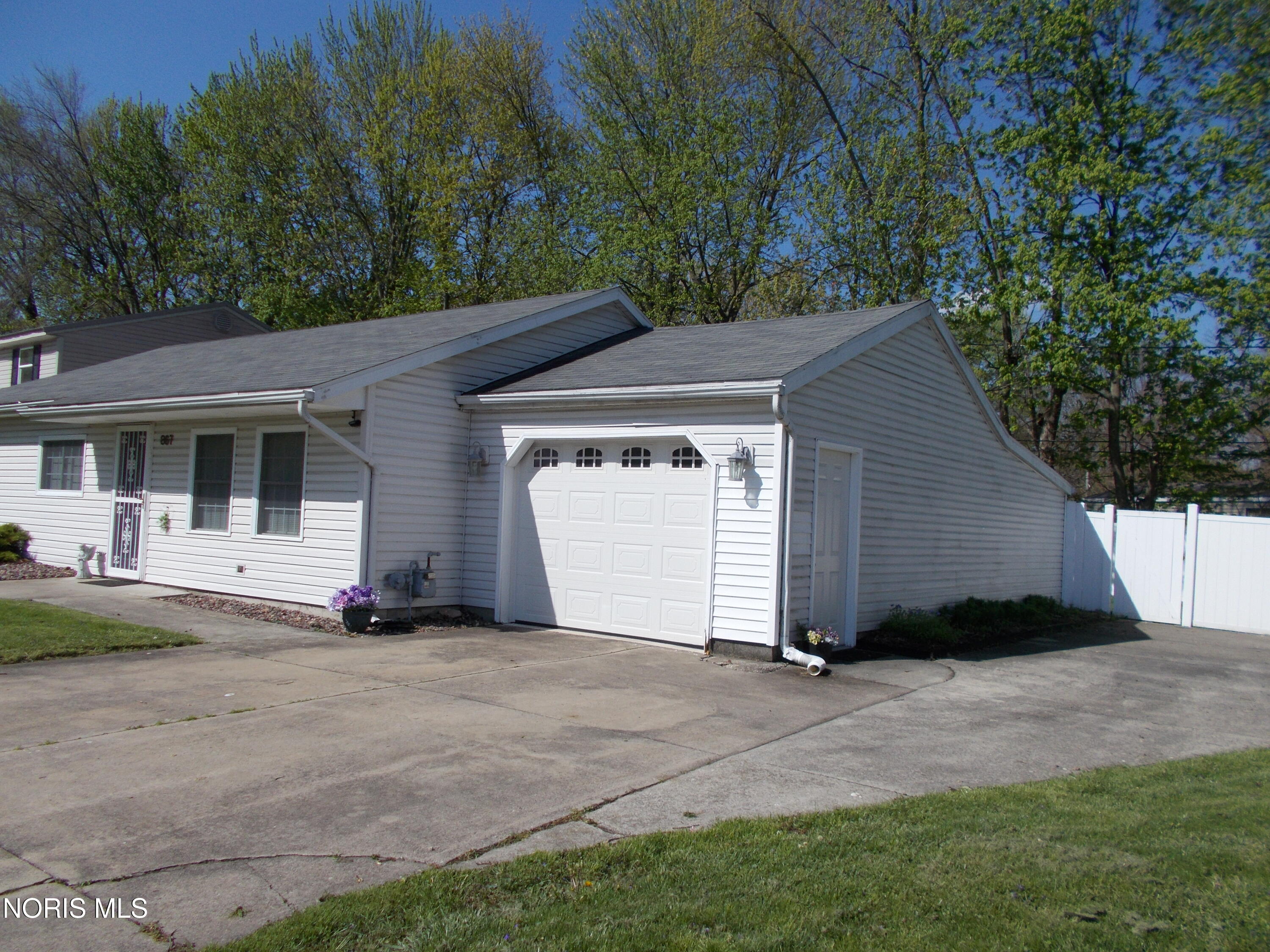 867 W Graceway Drive