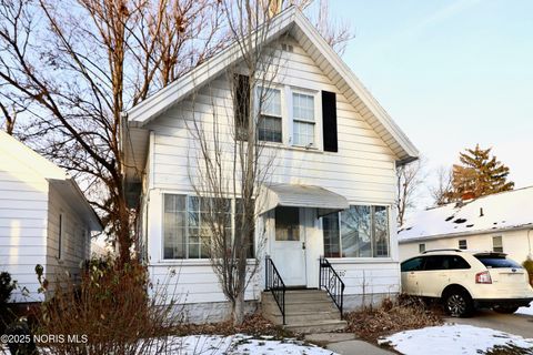 Photo of 2020 Berkshire Place, Toledo, OH 43613 (MLS # 10002152)