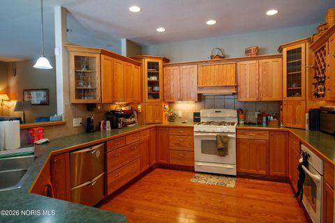 Tiny photo for 6096 Huntington Road, Sylvania, OH 43560 (MLS # 10004033)