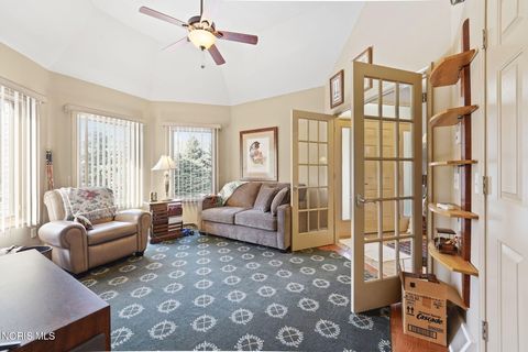 Tiny photo for 6096 Huntington Road, Sylvania, OH 43560 (MLS # 10004033)