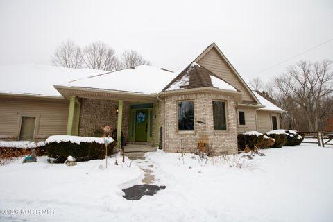 Photo of 6096 Huntington Road, Sylvania, OH 43560 (MLS # 10004033)