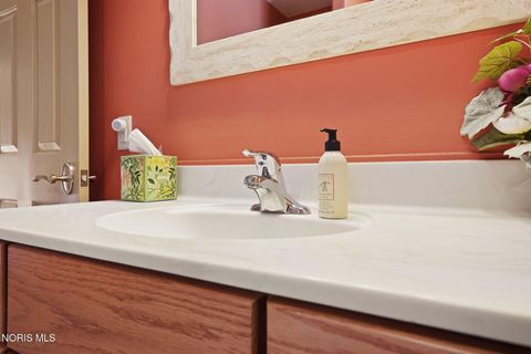 Tiny photo for 6096 Huntington Road, Sylvania, OH 43560 (MLS # 10004033)