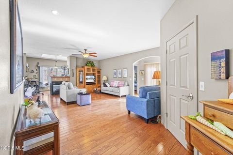 Tiny photo for 6096 Huntington Road, Sylvania, OH 43560 (MLS # 10004033)