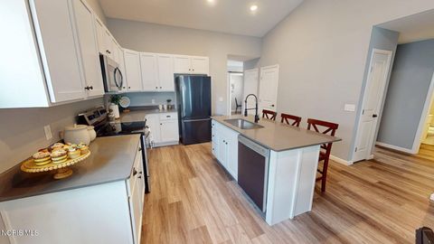 Tiny photo for 5125 Comstock Drive, Sylvania, OH 43560 (MLS # 10006985)