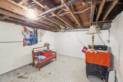 Tiny photo for 1303 Dawson Street, Toledo, OH 43605 (MLS # 10014048)