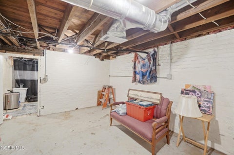 Tiny photo for 1303 Dawson Street, Toledo, OH 43605 (MLS # 10014048)