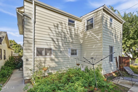 Tiny photo for 1303 Dawson Street, Toledo, OH 43605 (MLS # 10014048)