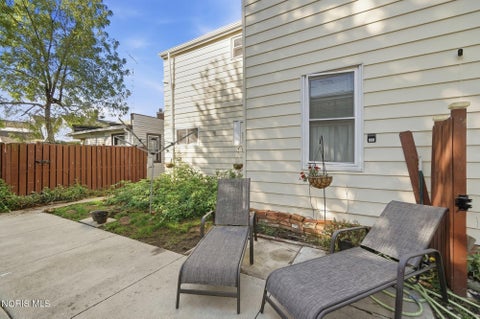 Tiny photo for 1303 Dawson Street, Toledo, OH 43605 (MLS # 10014048)