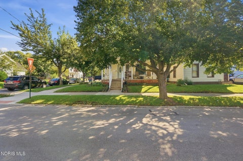 Tiny photo for 1303 Dawson Street, Toledo, OH 43605 (MLS # 10014048)