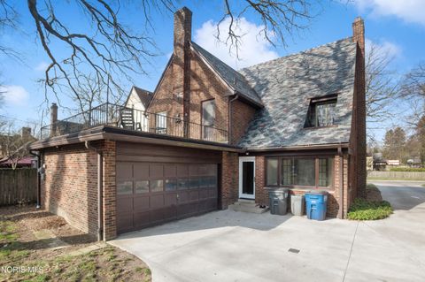 Tiny photo for 2542 Meadowwood Drive, Toledo, OH 43606 (MLS # 10005839)