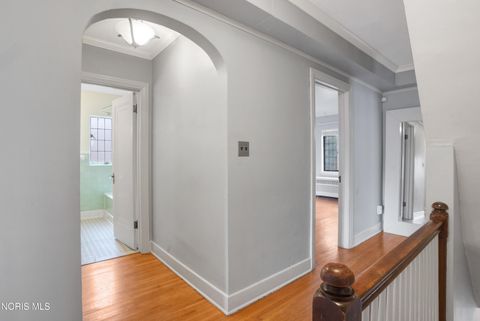 Tiny photo for 2542 Meadowwood Drive, Toledo, OH 43606 (MLS # 10005839)