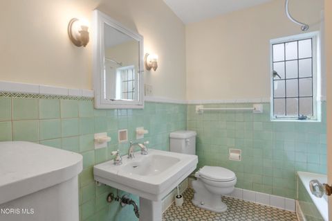 Tiny photo for 2542 Meadowwood Drive, Toledo, OH 43606 (MLS # 10005839)