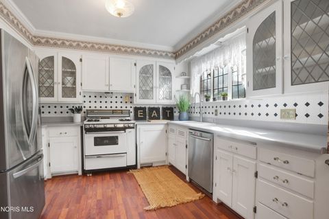 Tiny photo for 2542 Meadowwood Drive, Toledo, OH 43606 (MLS # 10005839)