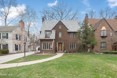 Tiny photo for 2542 Meadowwood Drive, Toledo, OH 43606 (MLS # 10005839)