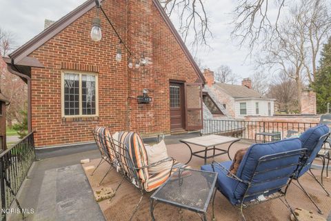 Tiny photo for 2542 Meadowwood Drive, Toledo, OH 43606 (MLS # 10005839)