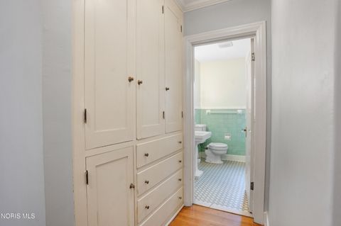 Tiny photo for 2542 Meadowwood Drive, Toledo, OH 43606 (MLS # 10005839)