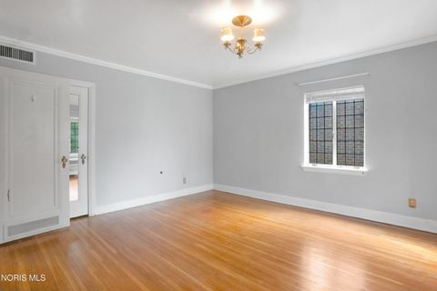 Tiny photo for 2542 Meadowwood Drive, Toledo, OH 43606 (MLS # 10005839)