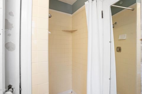 Tiny photo for 2542 Meadowwood Drive, Toledo, OH 43606 (MLS # 10005839)