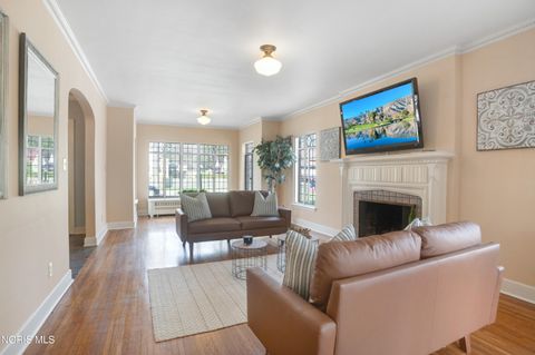 Tiny photo for 2542 Meadowwood Drive, Toledo, OH 43606 (MLS # 10005839)