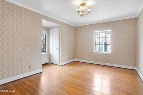 Tiny photo for 2542 Meadowwood Drive, Toledo, OH 43606 (MLS # 10005839)