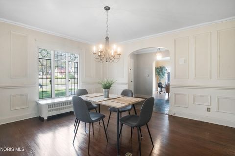 Tiny photo for 2542 Meadowwood Drive, Toledo, OH 43606 (MLS # 10005839)