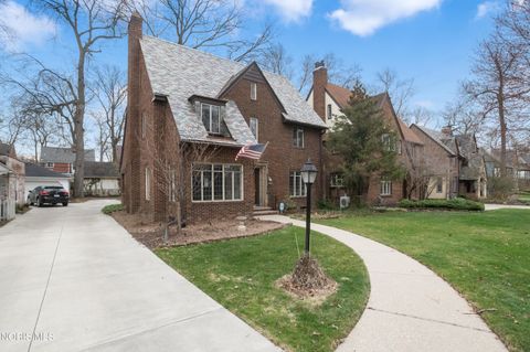 Tiny photo for 2542 Meadowwood Drive, Toledo, OH 43606 (MLS # 10005839)