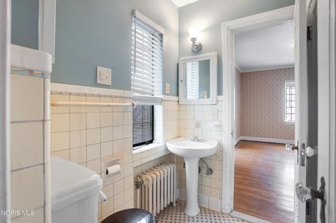 Tiny photo for 2542 Meadowwood Drive, Toledo, OH 43606 (MLS # 10005839)