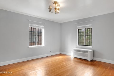 Tiny photo for 2542 Meadowwood Drive, Toledo, OH 43606 (MLS # 10005839)