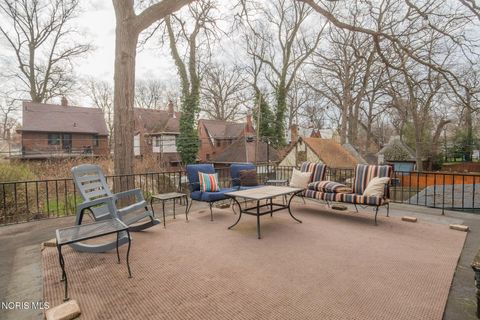 Tiny photo for 2542 Meadowwood Drive, Toledo, OH 43606 (MLS # 10005839)