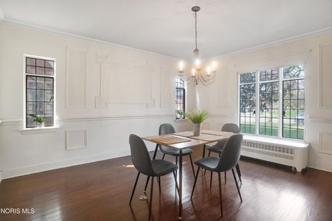 Tiny photo for 2542 Meadowwood Drive, Toledo, OH 43606 (MLS # 10005839)