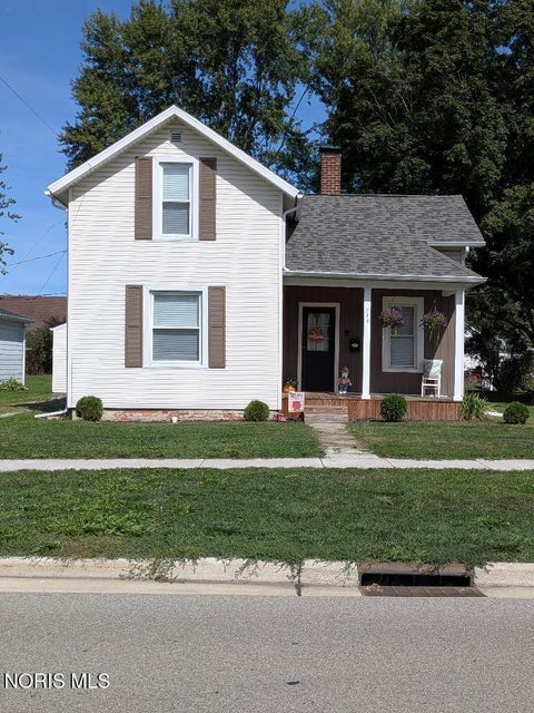 Photo of 744 Park Street, Napoleon, OH 43545 (MLS # 10013394)