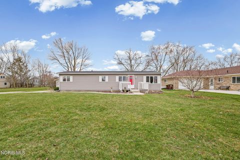 Photo of 1005 W College Avenue, Woodville, OH 43469 (MLS # 10005470)