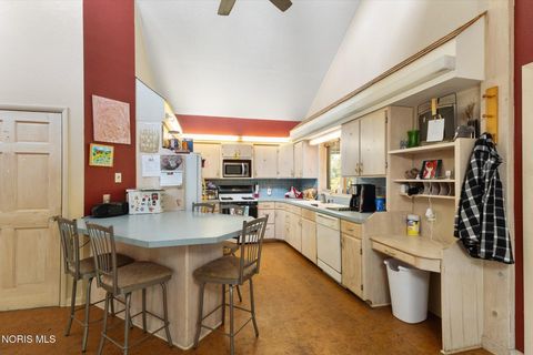 Tiny photo for 5160 Black Road, Monclova, OH 43542 (MLS # 10004991)