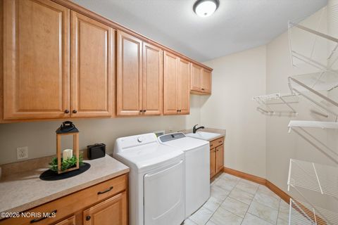 Tiny photo for 3813 Timber Valley Drive, Maumee, OH 43537 (MLS # 10003297)