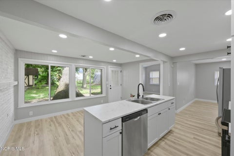 Tiny photo for 1374 Gage Road, Toledo, OH 43612 (MLS # 10012296)