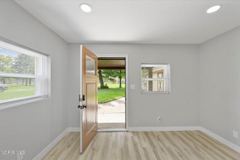 Tiny photo for 1374 Gage Road, Toledo, OH 43612 (MLS # 10012296)