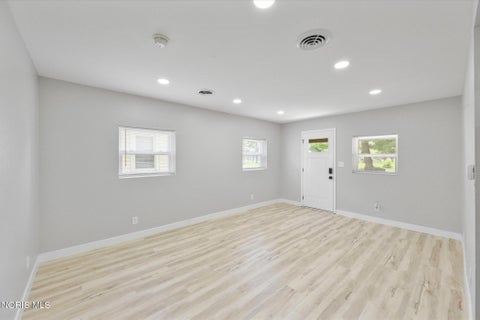 Tiny photo for 1374 Gage Road, Toledo, OH 43612 (MLS # 10012296)
