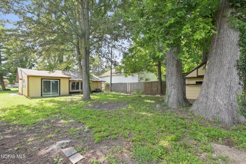 Tiny photo for 1374 Gage Road, Toledo, OH 43612 (MLS # 10012296)