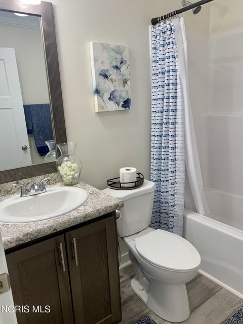 Tiny photo for 203 Meadowood Drive, Walbridge, OH 43465 (MLS # 10014052)