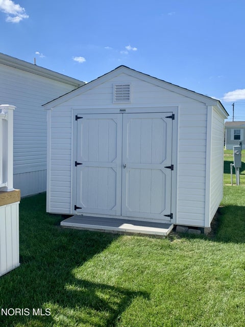 Tiny photo for 203 Meadowood Drive, Walbridge, OH 43465 (MLS # 10014052)