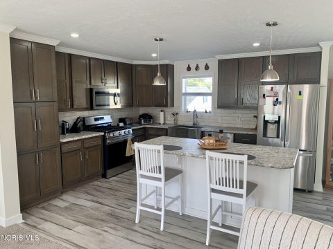 Tiny photo for 203 Meadowood Drive, Walbridge, OH 43465 (MLS # 10014052)