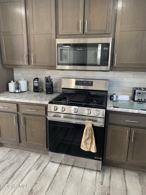 Tiny photo for 203 Meadowood Drive, Walbridge, OH 43465 (MLS # 10014052)