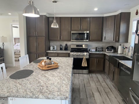 Tiny photo for 203 Meadowood Drive, Walbridge, OH 43465 (MLS # 10014052)