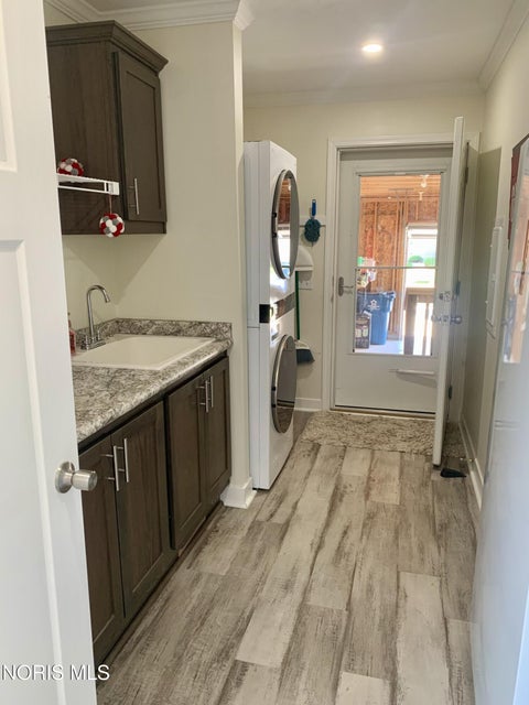 Tiny photo for 203 Meadowood Drive, Walbridge, OH 43465 (MLS # 10014052)