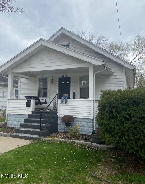 Tiny photo for 5845 Georgedale Road, Toledo, OH 43613 (MLS # 10004883)