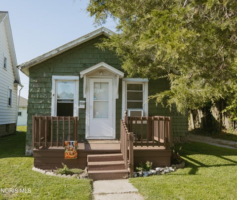 Photo of 1214 S Jackson Street, Defiance, OH 43512 (MLS # 10014480)