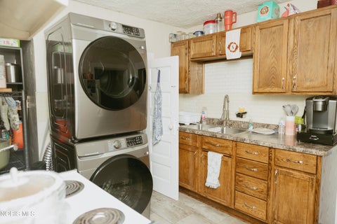 Tiny photo for 1214 S Jackson Street, Defiance, OH 43512 (MLS # 10014480)