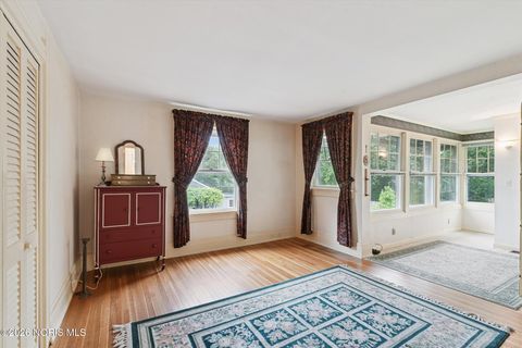 Tiny photo for 424 E Front Street, Perrysburg, OH 43551 (MLS # 10003534)