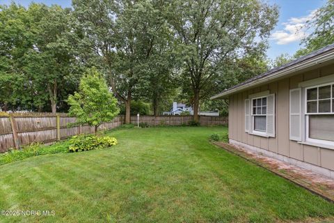 Tiny photo for 424 E Front Street, Perrysburg, OH 43551 (MLS # 10003534)