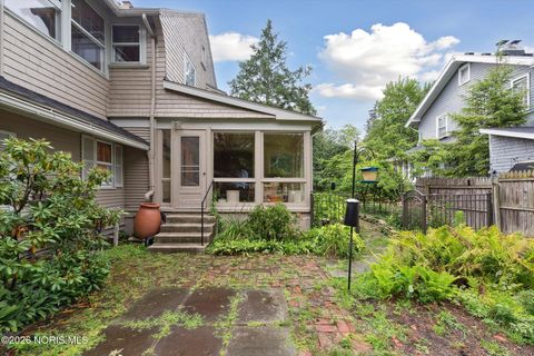 Tiny photo for 424 E Front Street, Perrysburg, OH 43551 (MLS # 10003534)